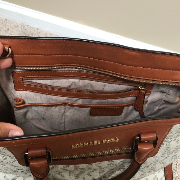 Michael Kors medium shoulder bag - Picture 2 of 3